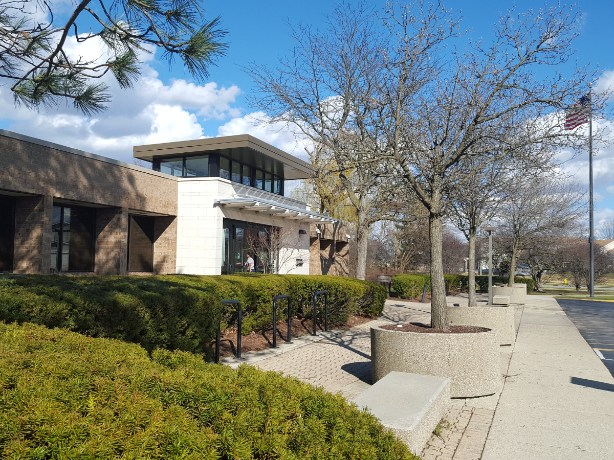 Carol Stream library exterior