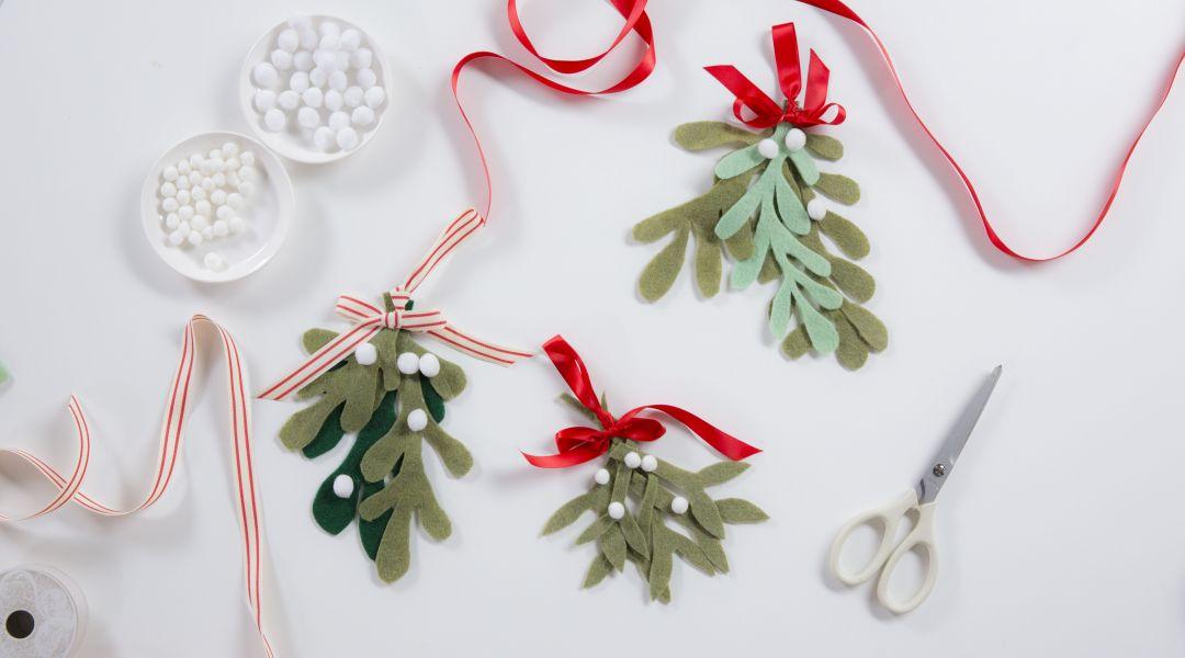 felt mistletoe decoration